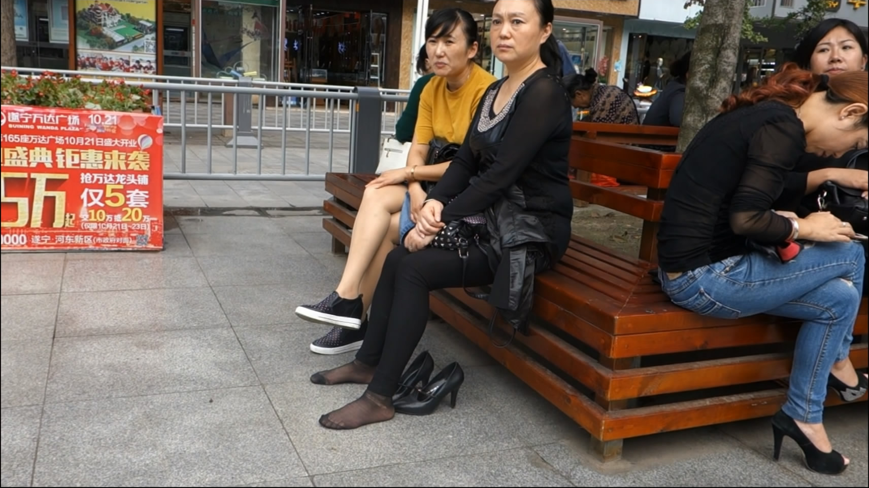 streetsnapnylon[00 01 44][20181205 213041 1]